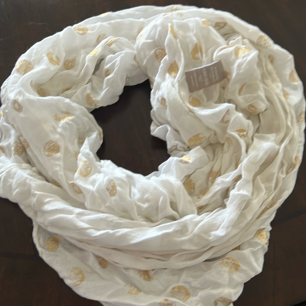 Banana Republic White and Gold Scarf